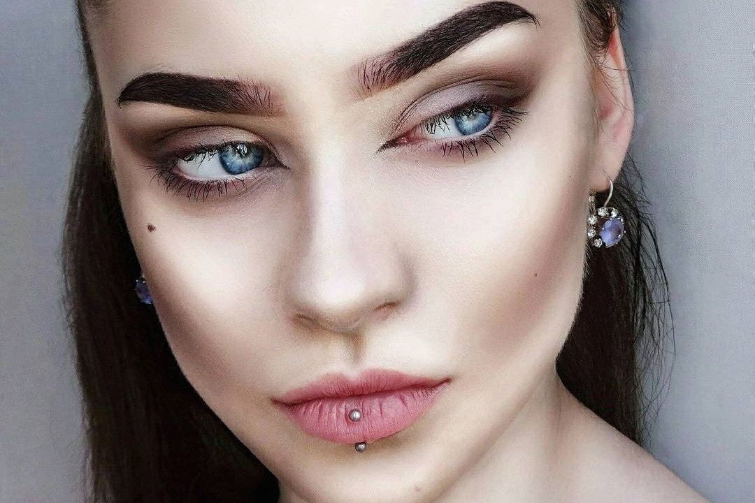 вертикальный лабрет эшли