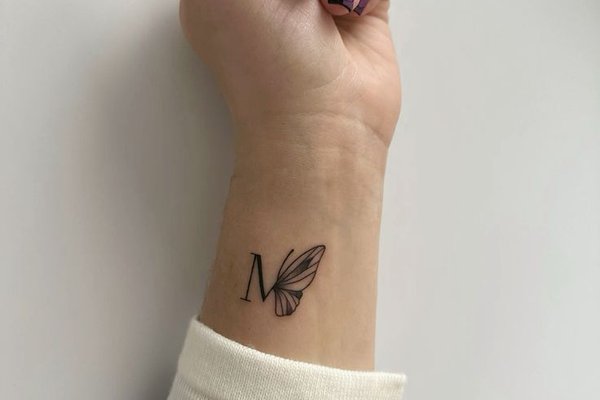 Тату с буквами