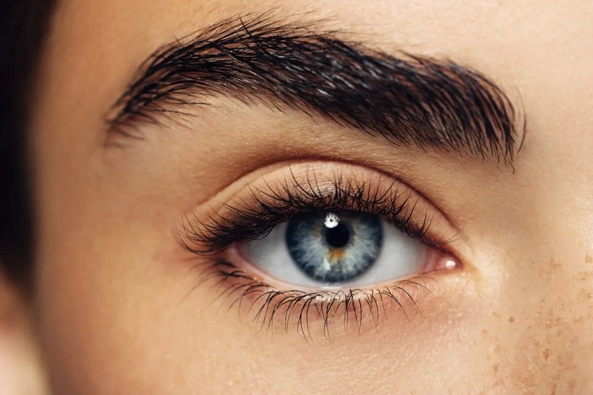 микроблейдинг бровей уход