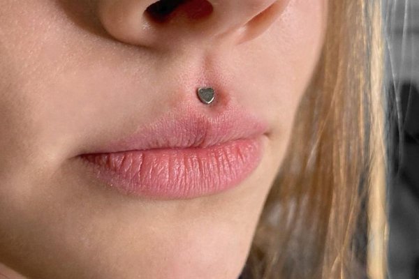 The "VeAn" piercing school