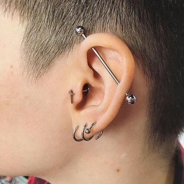 Навчання пірсингу у Луцьку