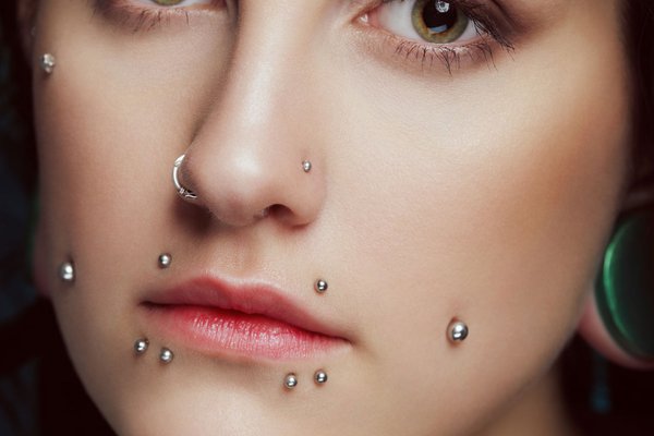 Пірсинг симетрія