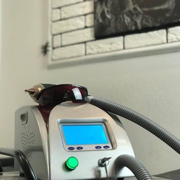 Принцип удаления татуажа