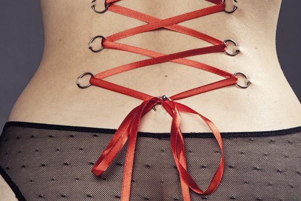 Пірсинг на спині