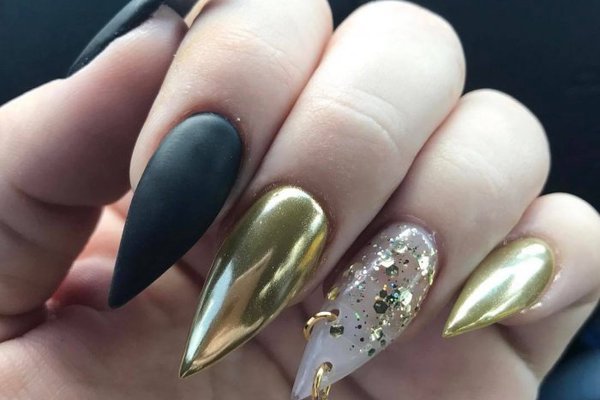 Пірсинг нігтів