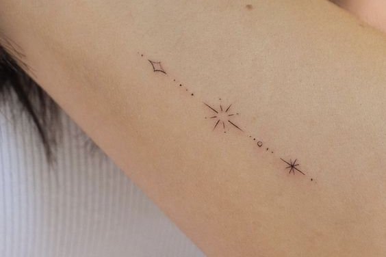 тату в стилі файн лайн