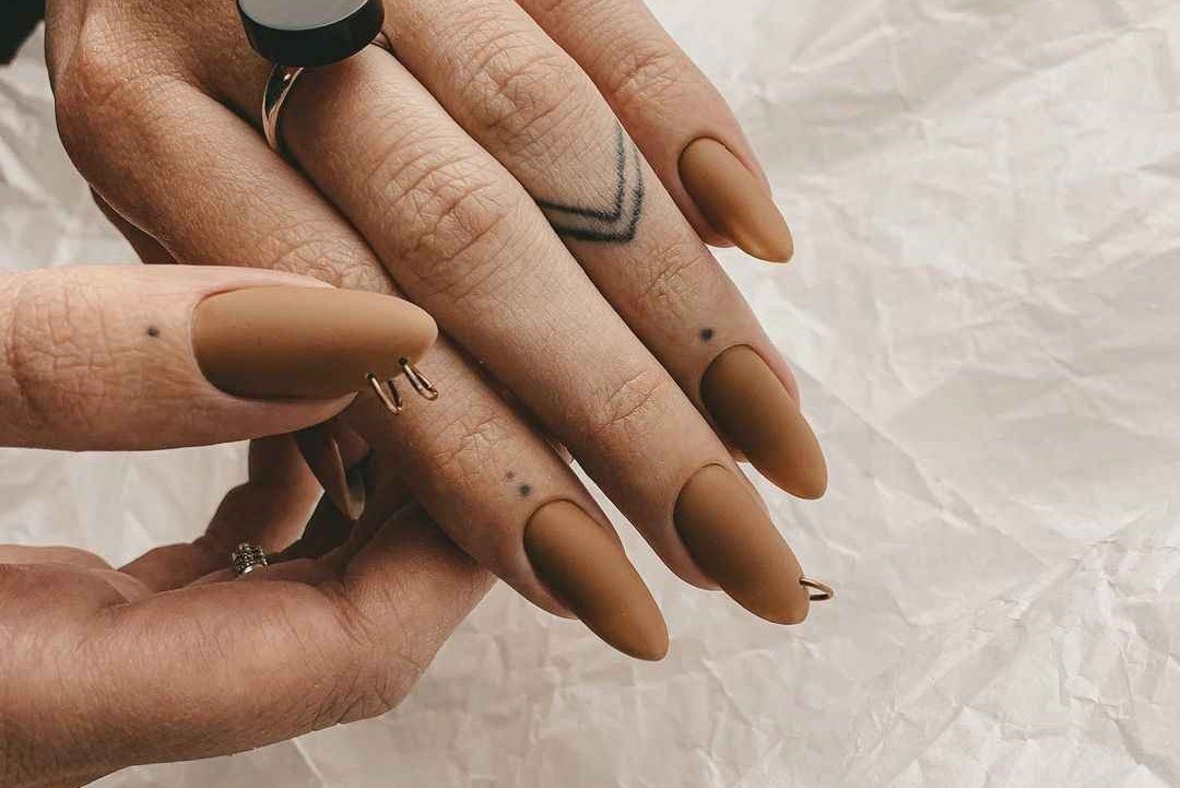 Пірсинг нігтів