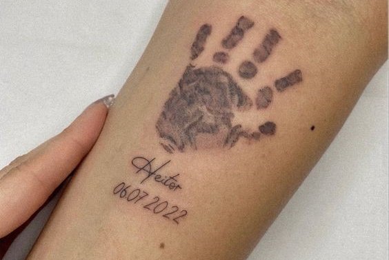 Татуювання у вигляді відбитка пальця, руки або ноги