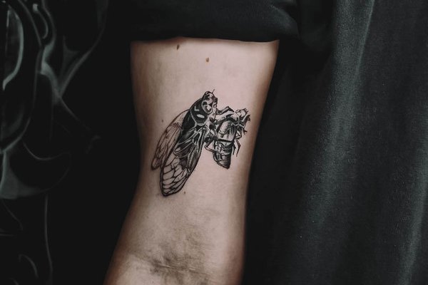 тату на плечі чоловічі