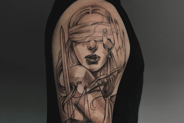 тату на плечі чоловічі