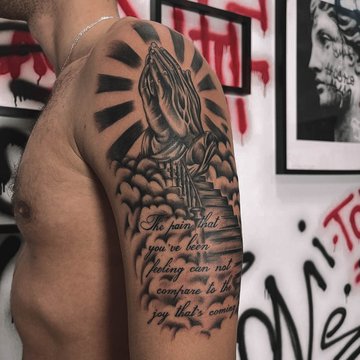 тату на плечі чоловічі