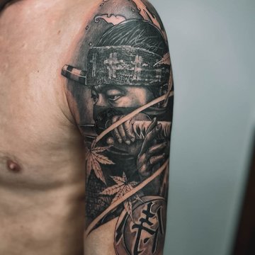 тату на плече мужские