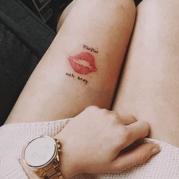 тату поцілунок значення ескіз