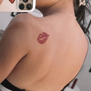 тату поцілунок значення ескіз