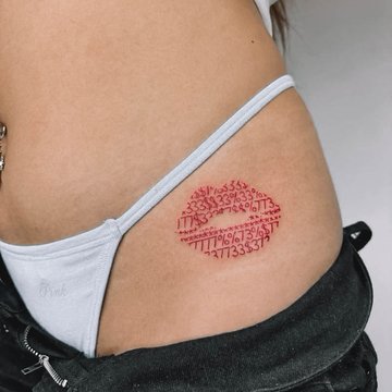 тату поцілунок значення ескіз