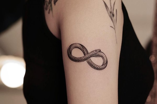 Уроборос Тату