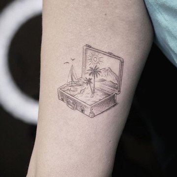 тату в стилі файн лайн