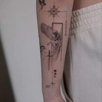 тату в стилі файн лайн