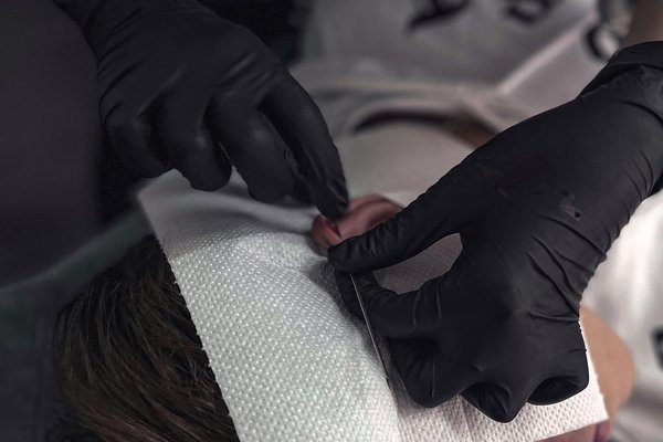 навчання пірсингу в Києві