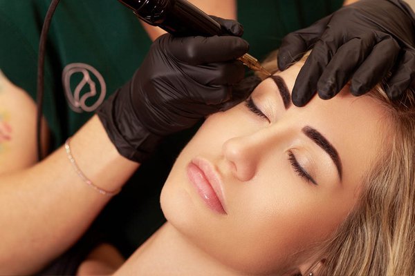 уход после татуажа бровей