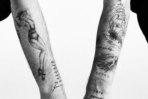 Бруклин Бекхэм тату на руках