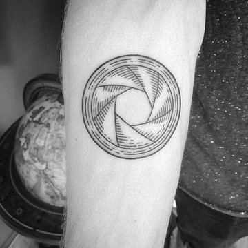 Тату-эскиз объектив