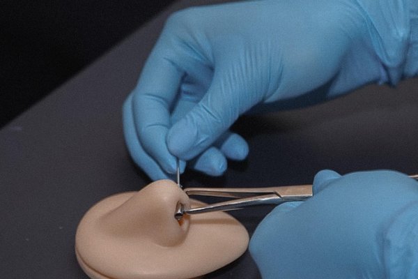 Навчання пірсингу в Борисполі