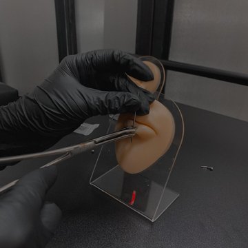 навчання пірсингу в Києві