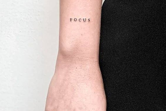 Тату на запястье