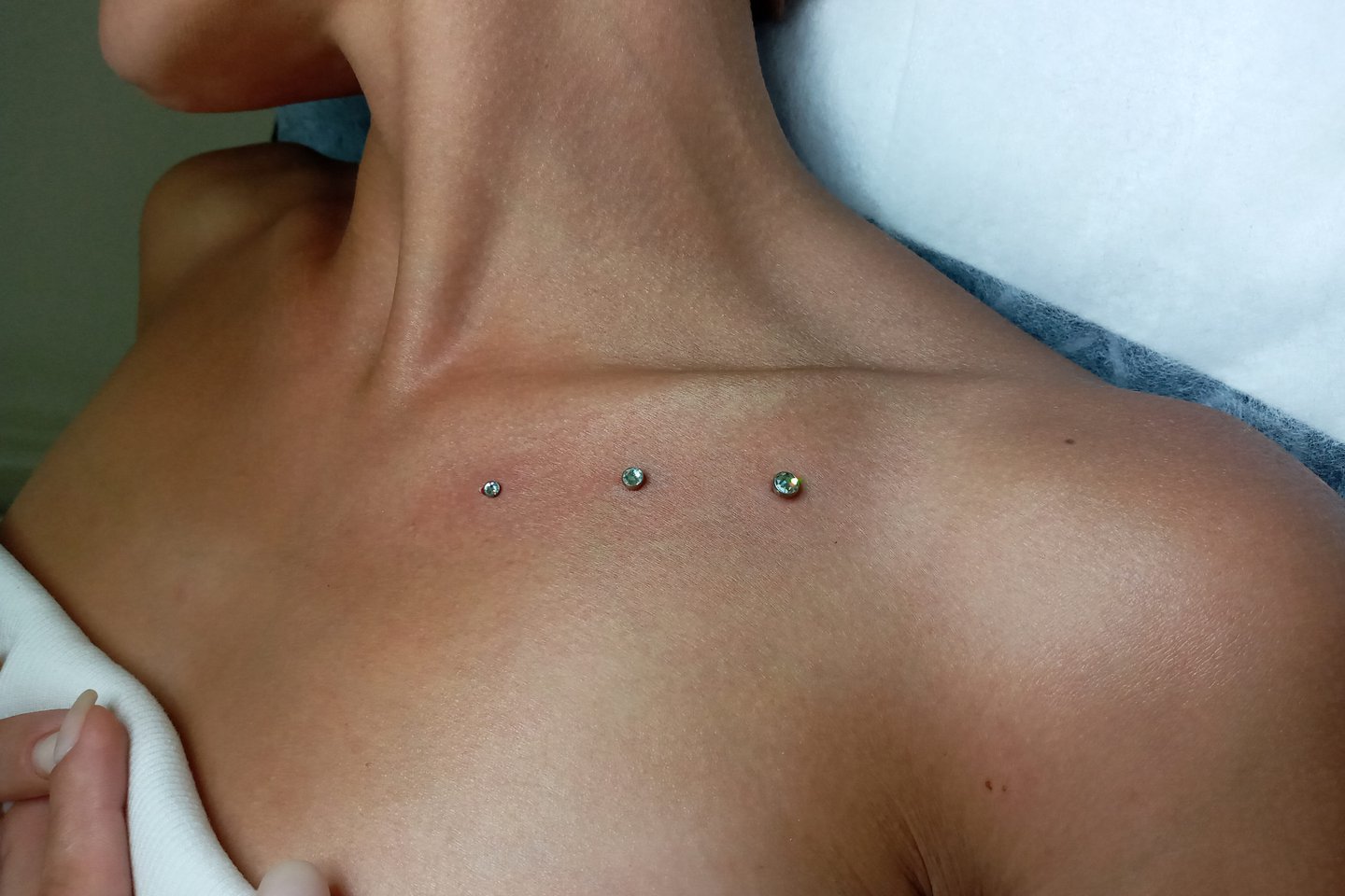 Пірсинг мікродермал