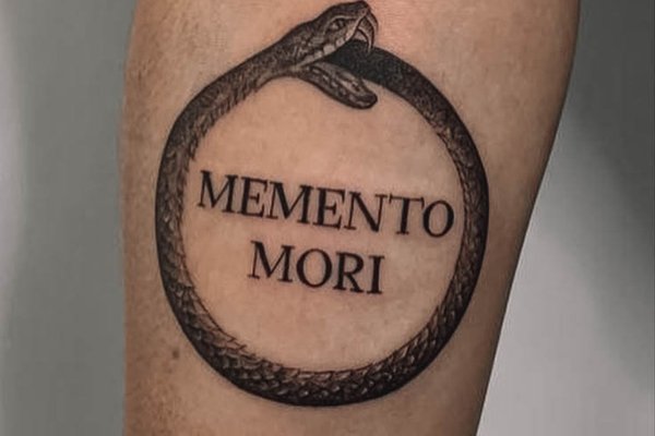 тату Memento Mori значение эскиз