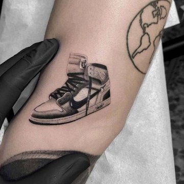 тату мікрореалізм значення ескіз