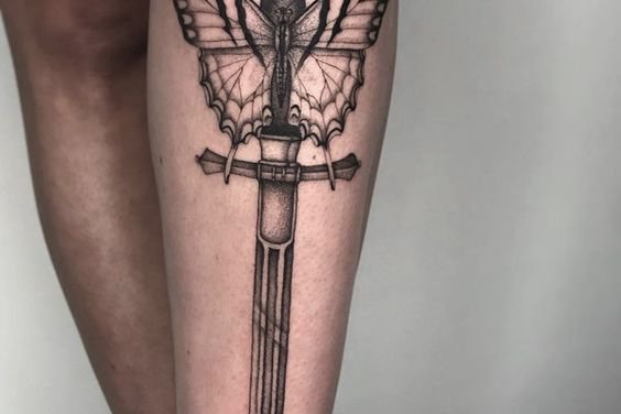 Тату ескізи кинджал
