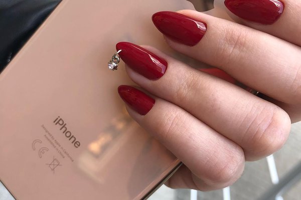 Пірсинг нігтів