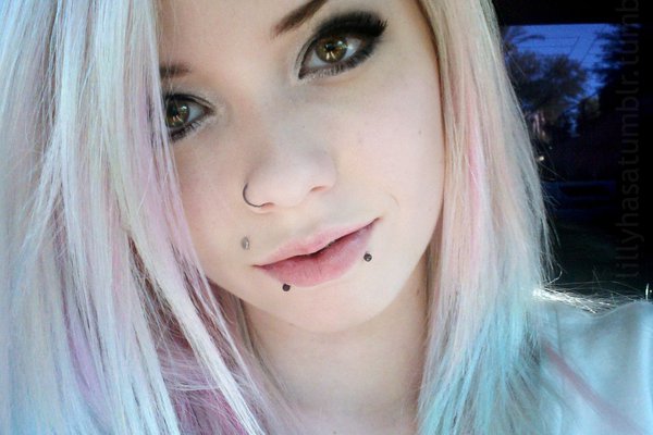 Пірсинг Монро