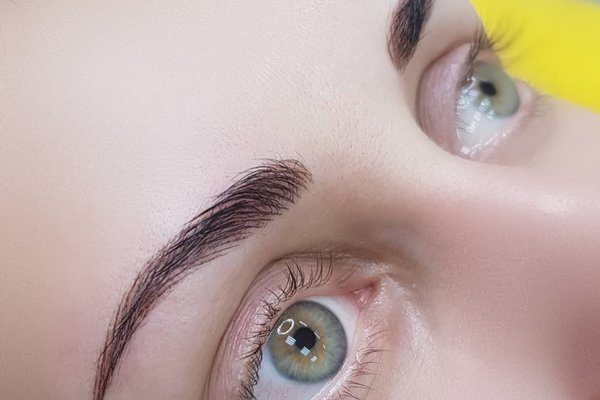 Волосковий татуаж брів