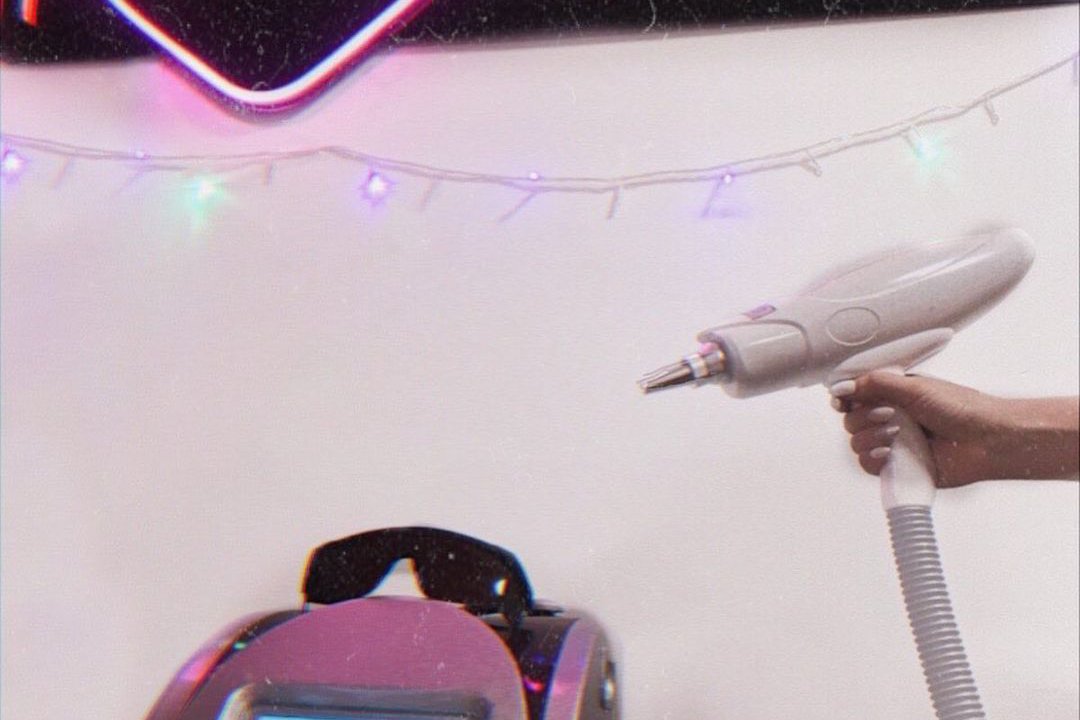 Удаление перманентного макияжа