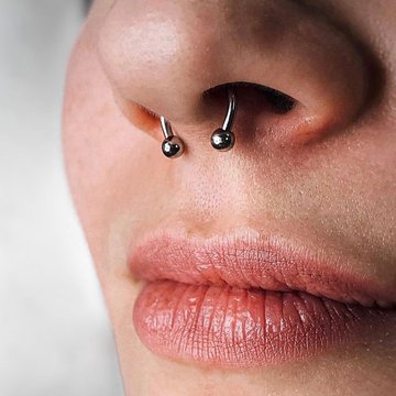 Навчання пірсингу у Луцьку