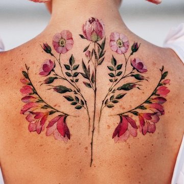 Жіночі татуювання на спині