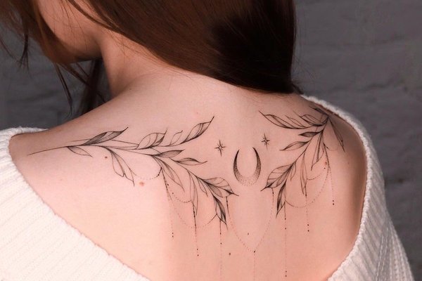 Жіночі татуювання на спині