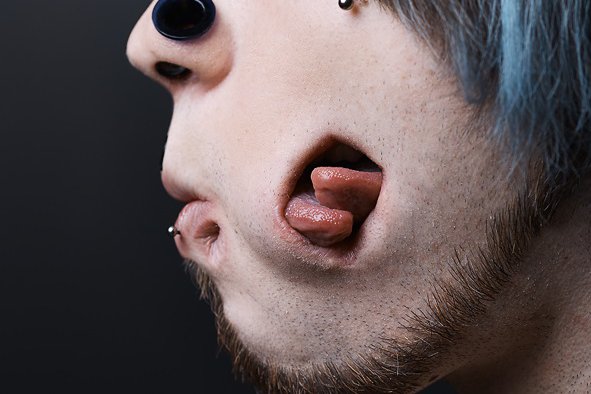 щеки с тоннелем