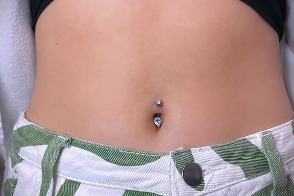 Пірсинг пупка