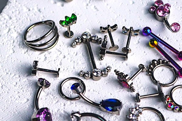 Анодування прикрас для пірсингу