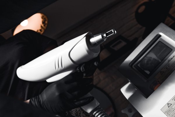 Видалення перманентного макіяжу в Києві