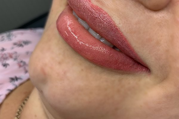 Перманентний макіяж у Києві