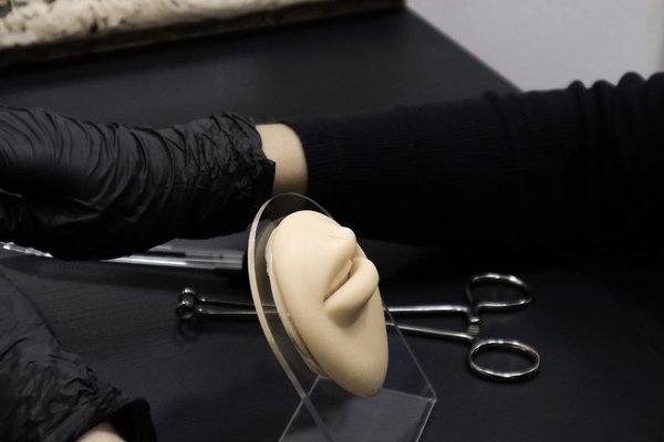 Навчання пірсингу в Миколаєві