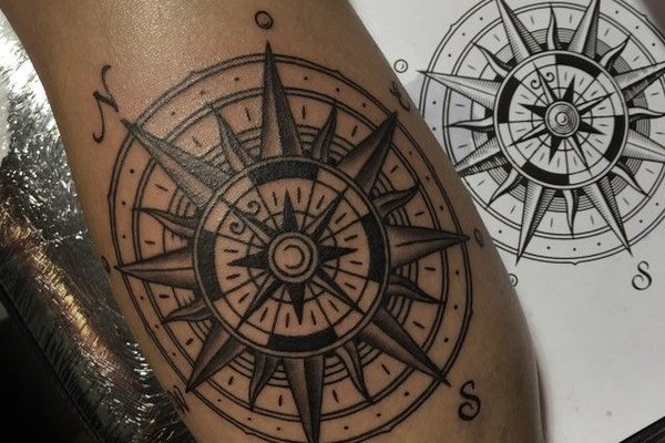 тату компас