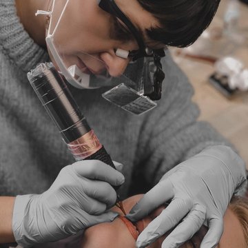 Навчання перманентному макіяжу в Києві