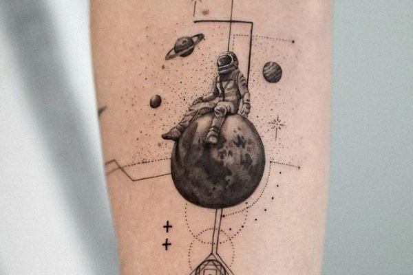 Тату космос