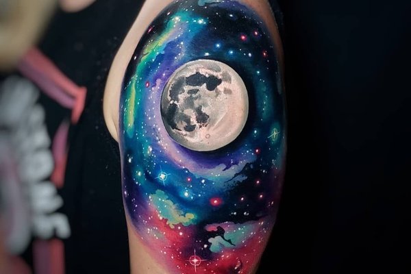 Тату космос